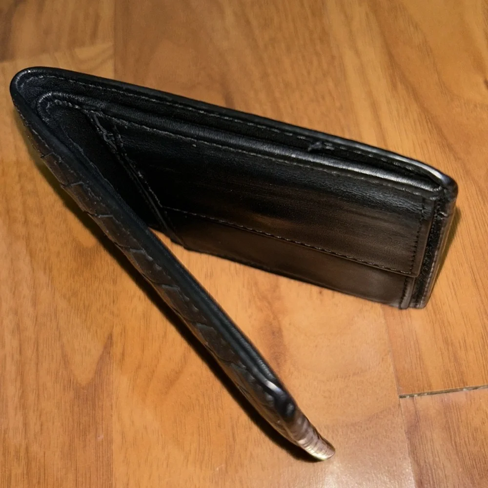 Authentic Bottega Veneta Intrecciato Leather Bifold Wallet